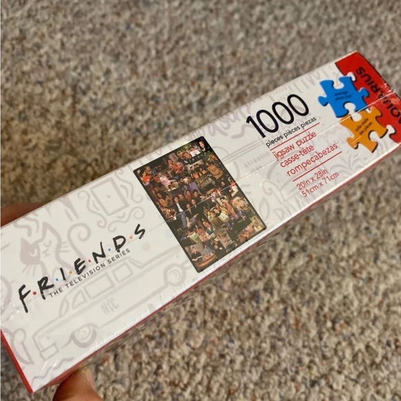 Sealed Friends TV series, 1000 pcs, jigsaw puzzle, 20”x 28” - Picture 2 of 3